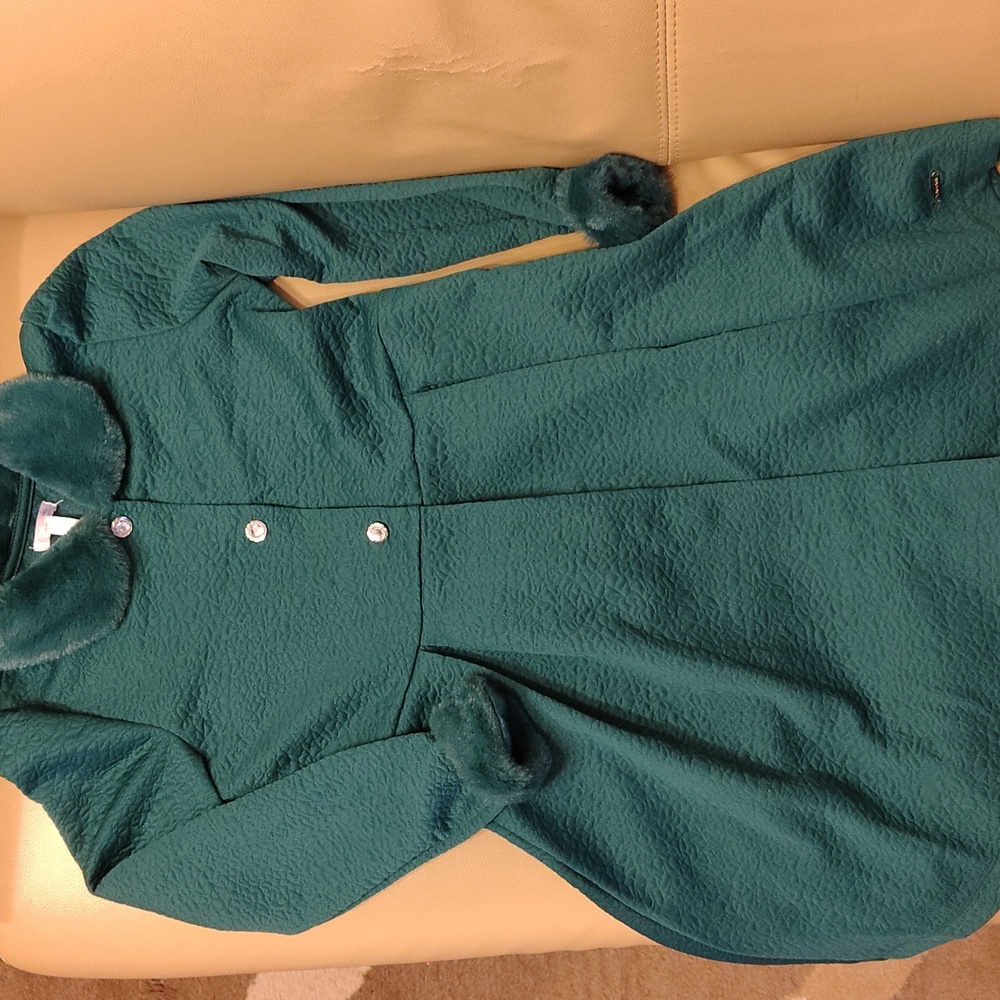 TAHARI GIRL COAT SIZE 8